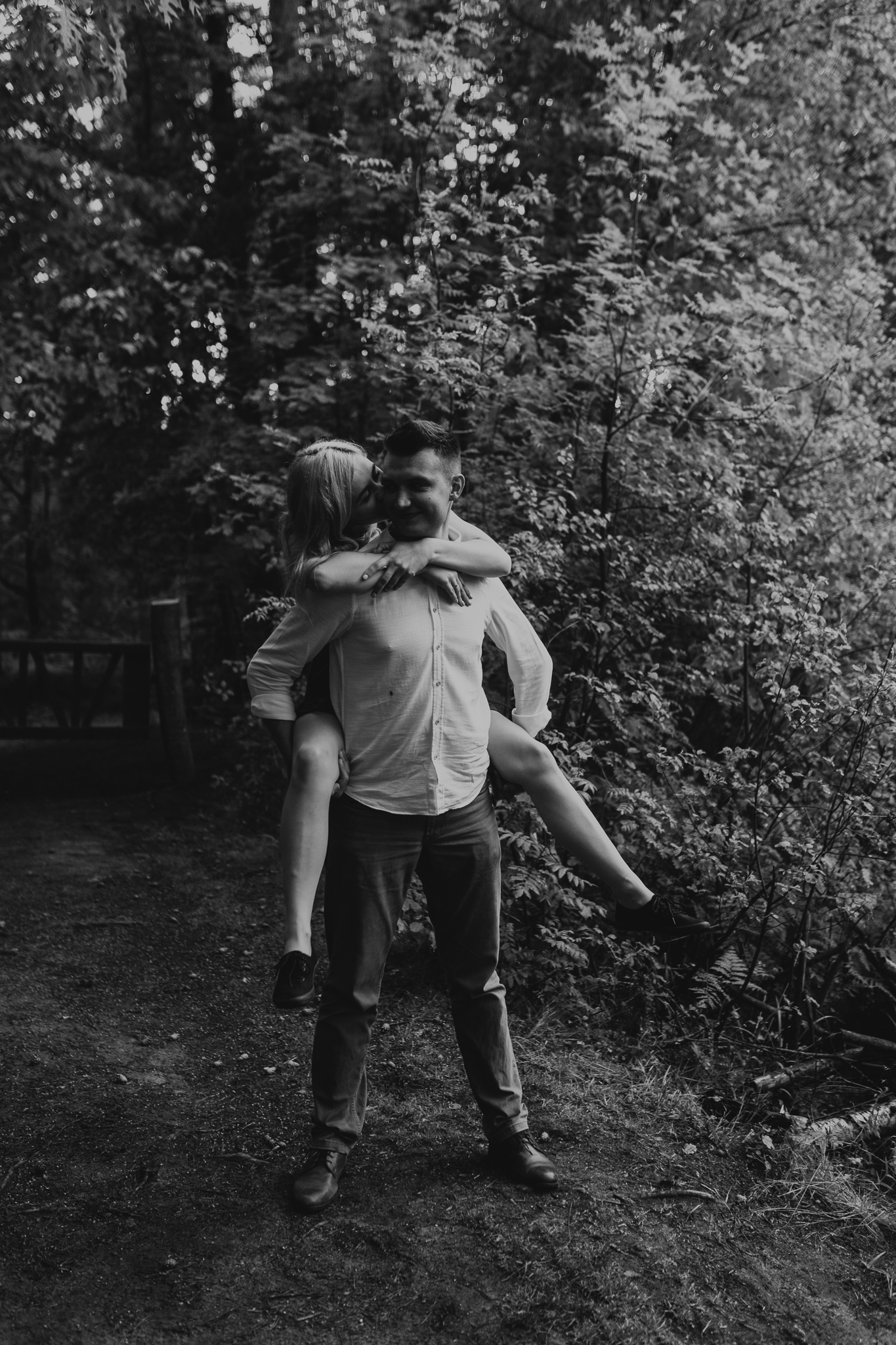 Sesja narzeczeńska w plenerze