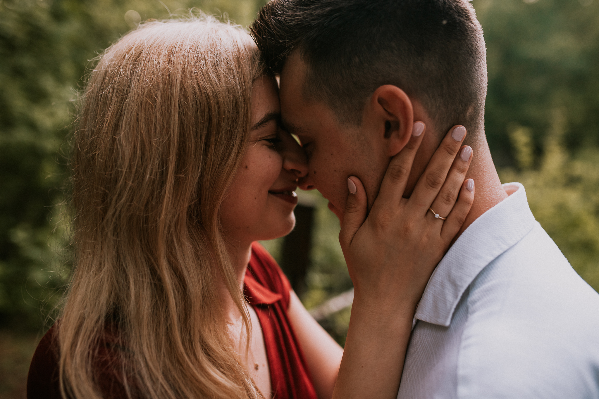 Para całująca się