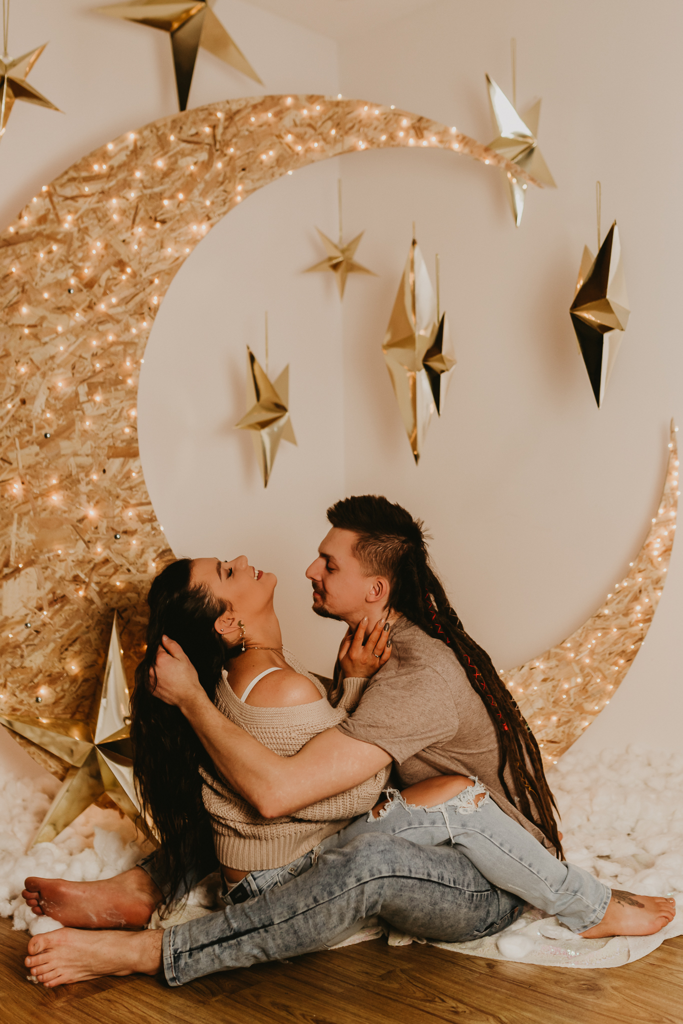 Świąteczna sesja pary w studio