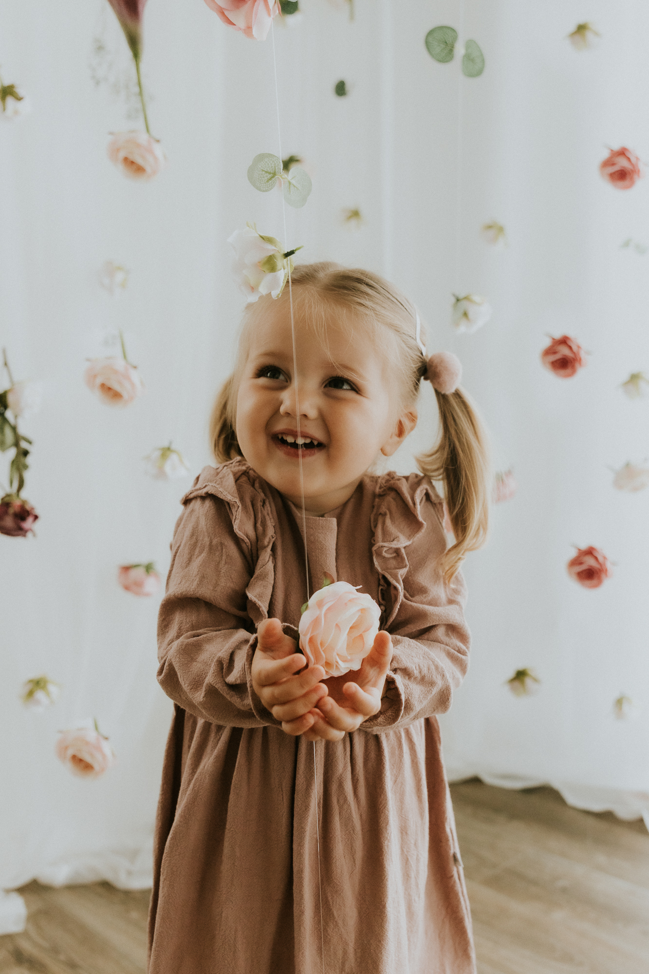 dziewczynka w kwiatach