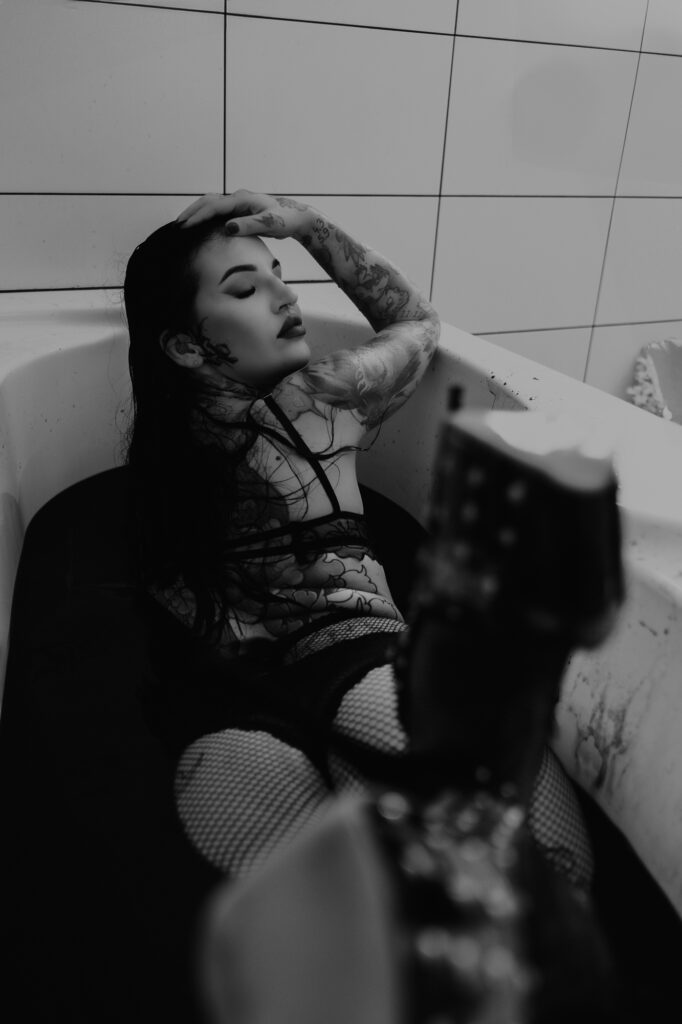 sesja kreatywna w wannie