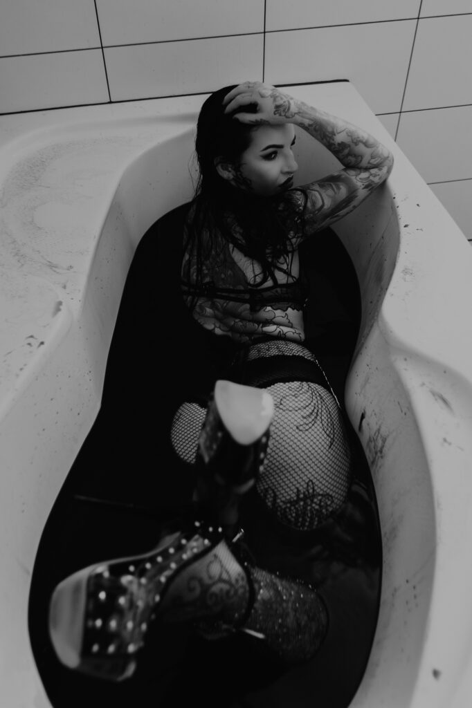 sesja kreatywna w wannie