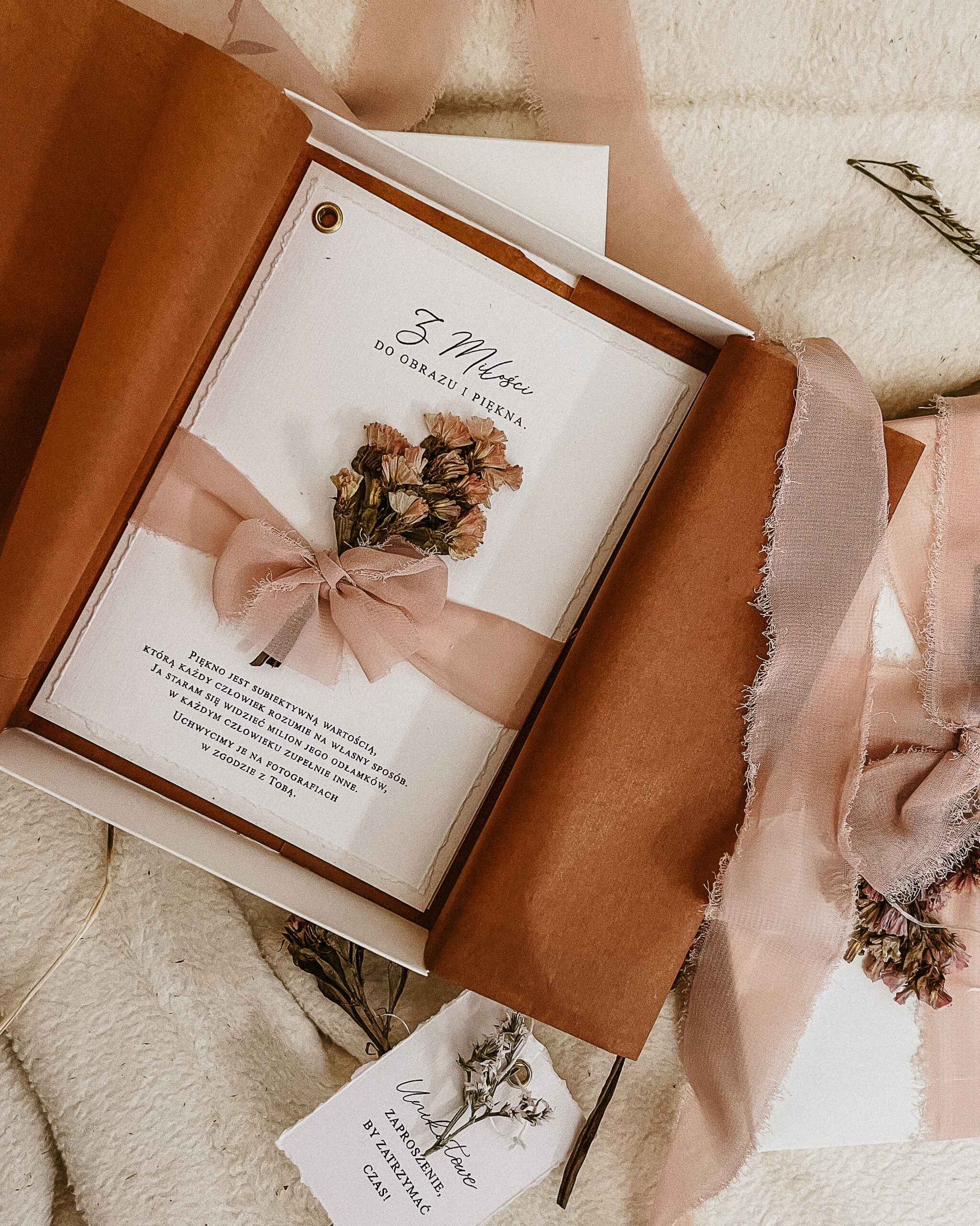 VOUCHER NA SESJĘ KOBIECĄ PAKIET BOGINI - obrazek 3