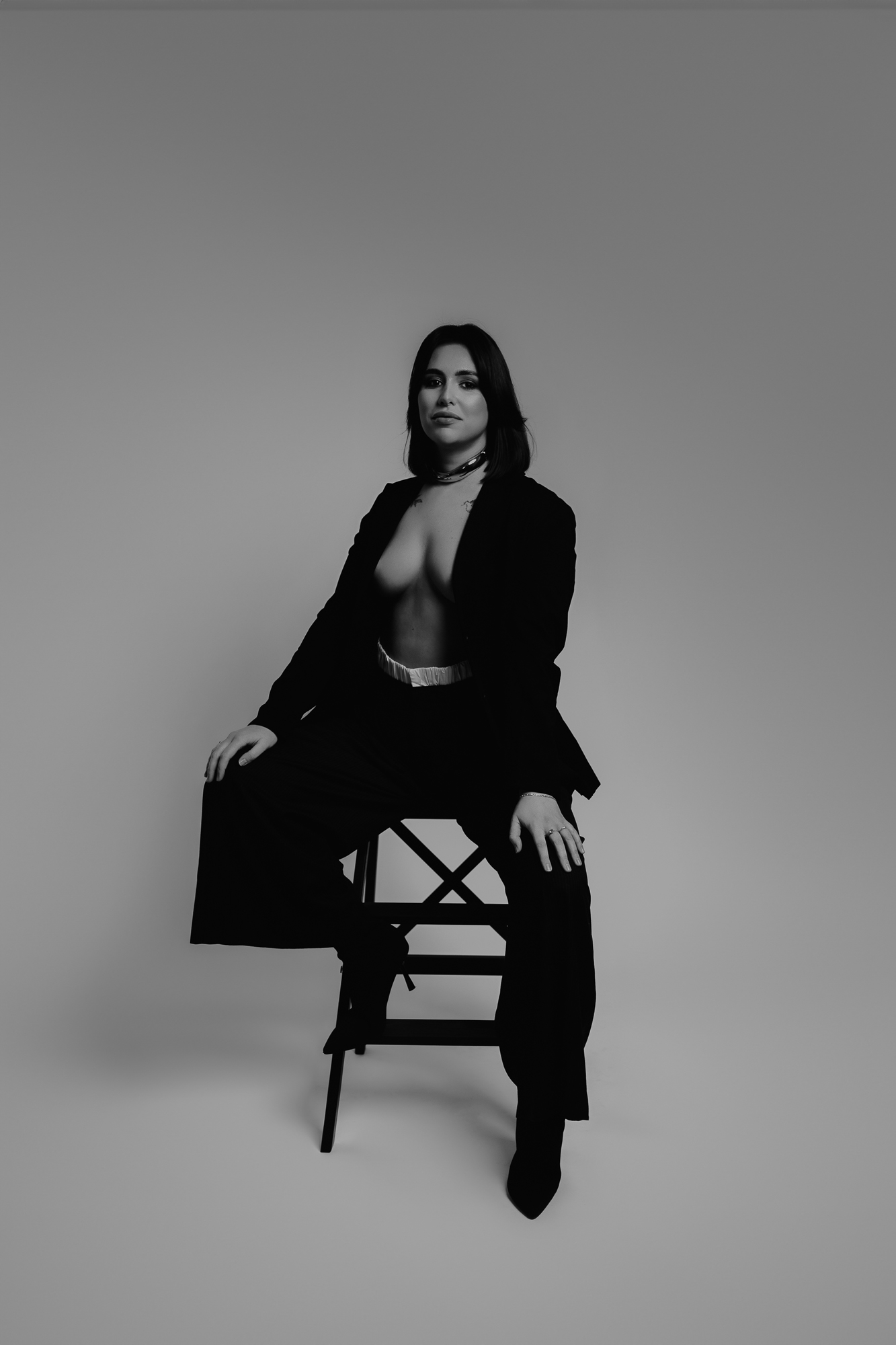 sesja kobieca w marynarce