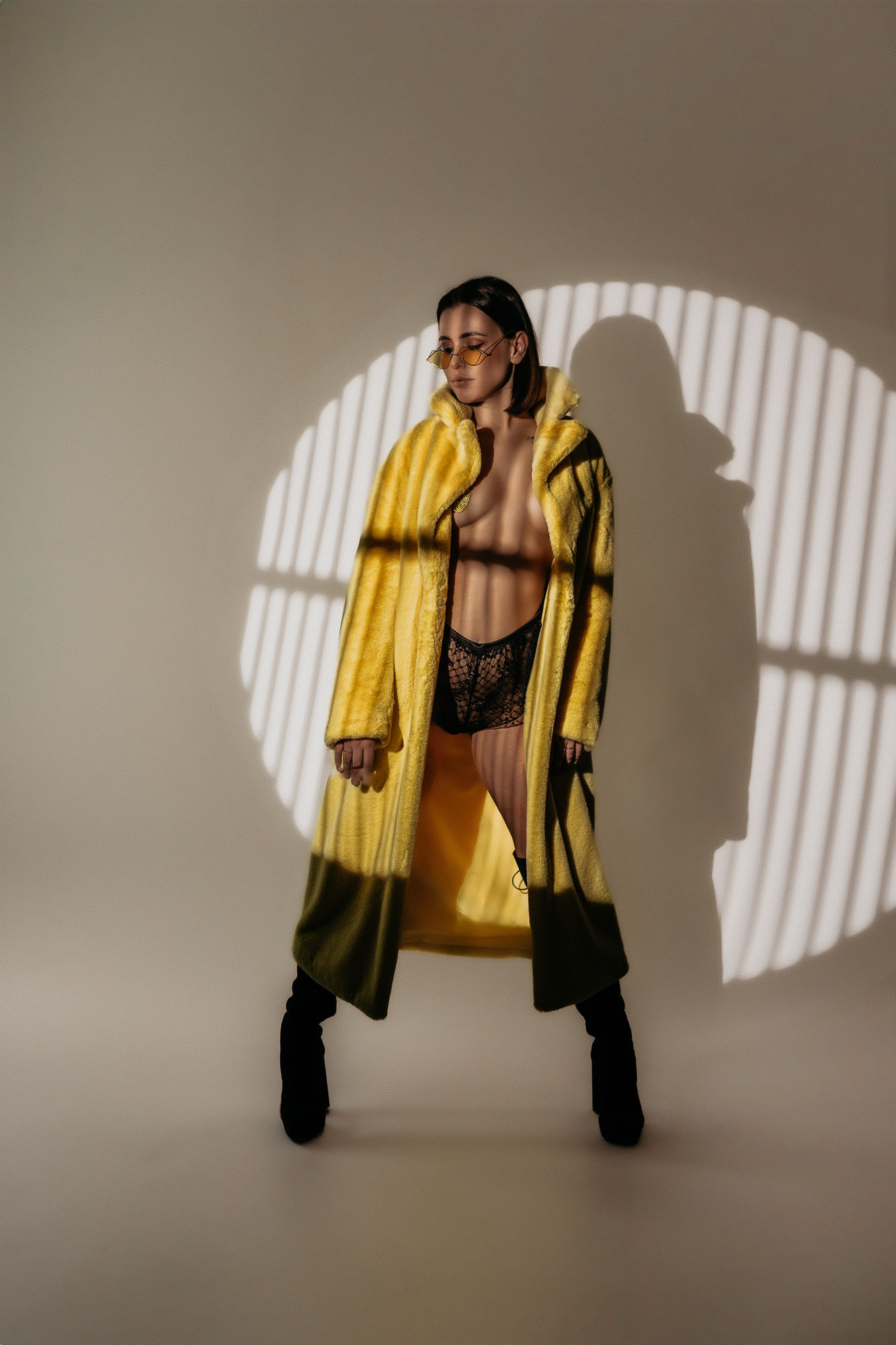 sesja kobieca w marynarce