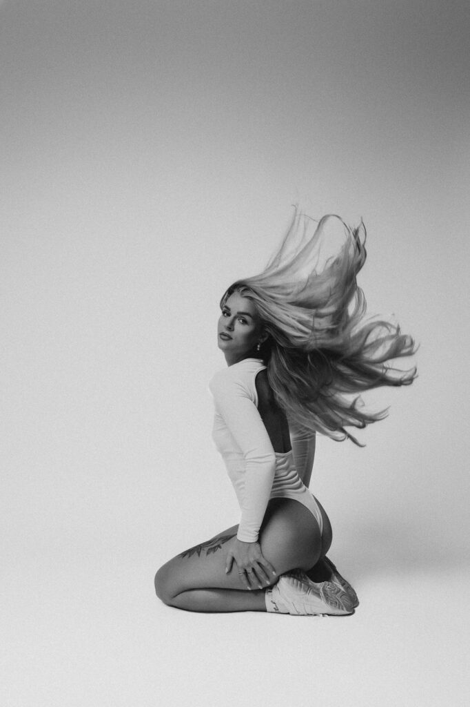 Minimalistyczna sesja kobieca