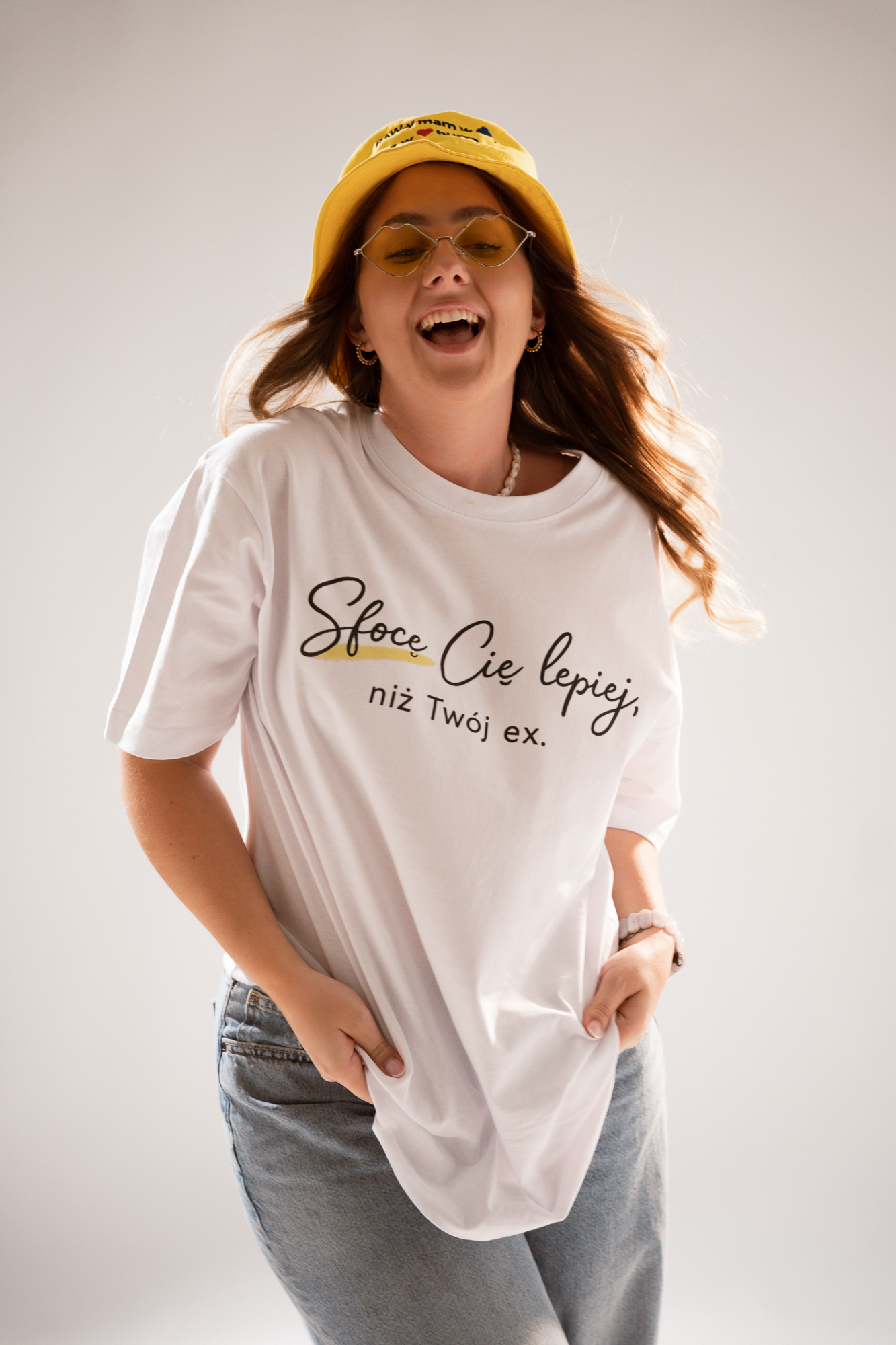 T-shirt damski oversize "Sfocię Cię lepiej niż Twój ex" - obrazek 9
